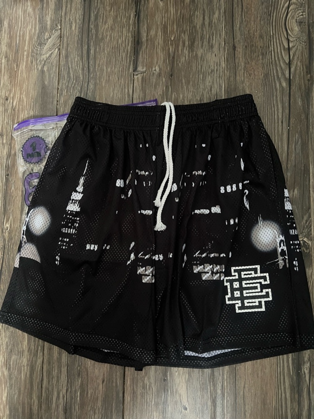 Eric Emanuel Black Graphic Shorts – Men’s Size M – Brand New